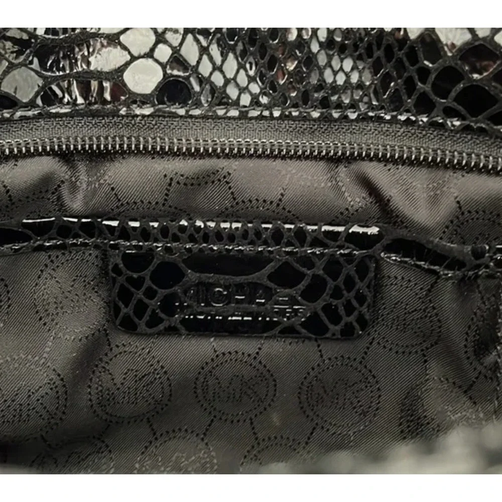 MICHAEL KORS Embossed SHINY SNAKE GATHERD PRINT Zip Shoulder PURSE/BAG